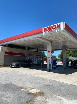 GetCoins - Bitcoin ATM - inside of Exxon Gas Station